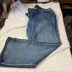 Ariya Women's Boot Cut Jeans in Medium Blue Wash